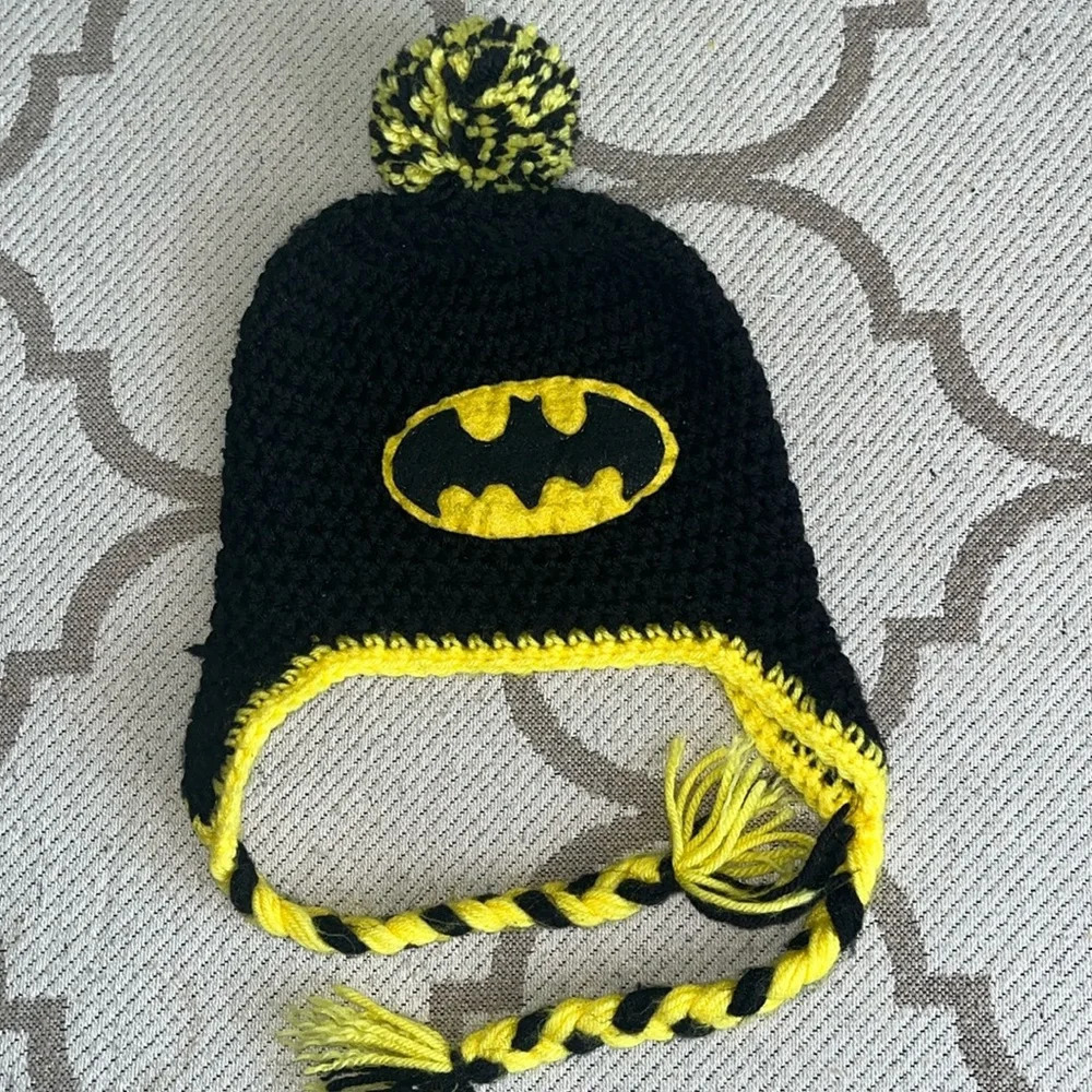 Batman hand knit crocheted winter beanie hat, 3-5 yrs